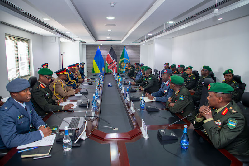 Rwanda, Kenya Defence Chiefs Hold Talks