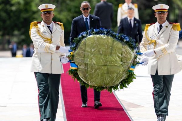 Kagame Honors Algeria’s Fallen Heroes at Martyrs’ Memorial in Algiers